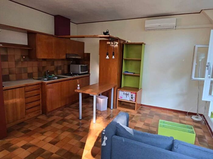 Appartamento bilocale in affitto in Via Giovanni Nicotera, Monte di Dio, Napoli