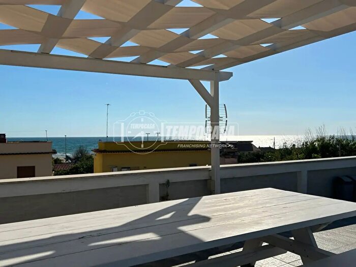 Appartamento trilocale in affitto in Via Vallermosa, Fiumicino