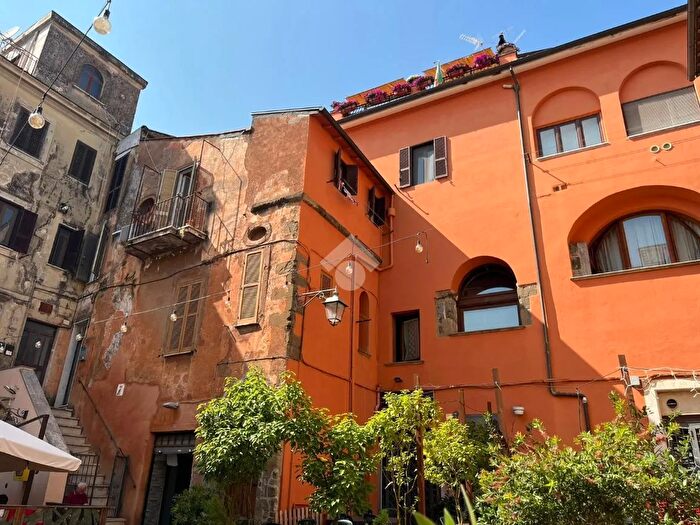 Appartamento trilocale in vendita in Piazza dellErbe, Palestrina