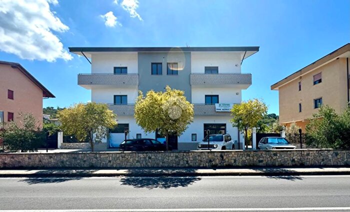 Appartamento quadrilocale in vendita in Via De Chirico, Rende