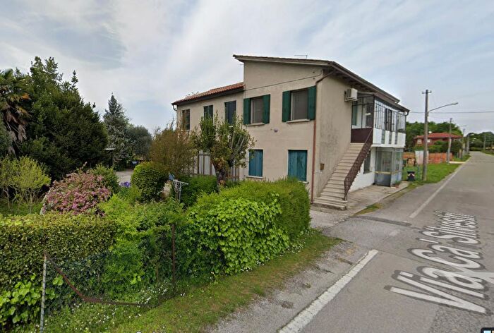 Appartamento trilocale in vendita in Via Ca Silvestri, Padova