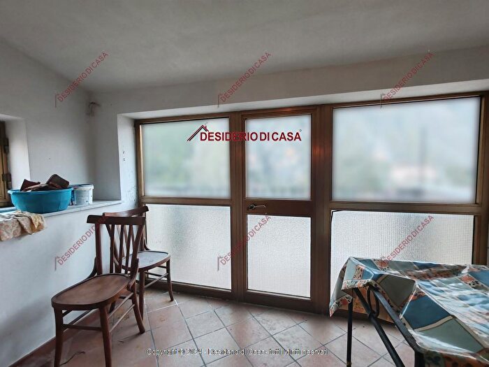 Casa con 5 locali in vendita in Via Gorizia Isnello Pa Italia, Isnello