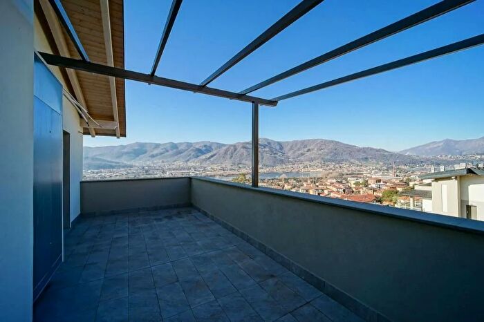 Appartamento quadrilocale in vendita in Via Fratelli Calvi Calolziocorte, Calolziocorte