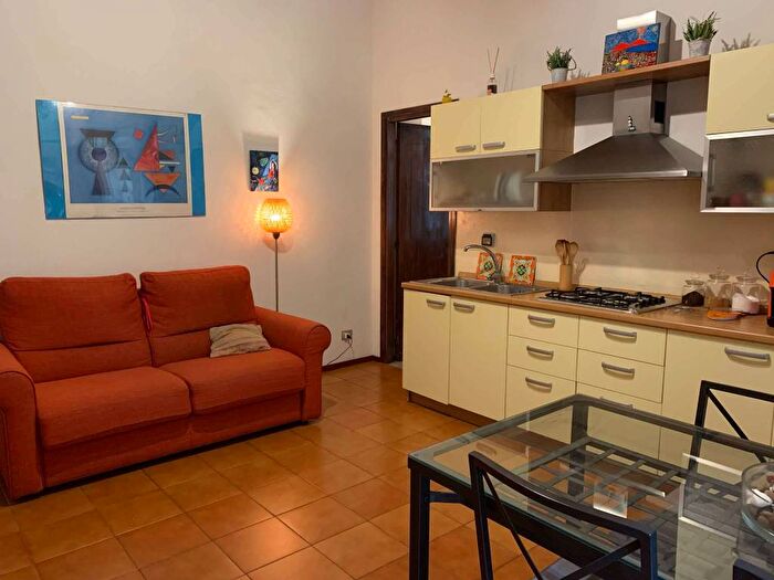 Appartamento bilocale in affitto in via Mercanti, Quadrilatero Romano, Torino