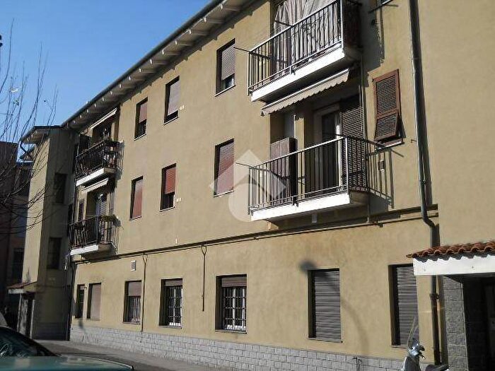 Appartamento trilocale in affitto in Via Valle Isorno, Baggio, Milano