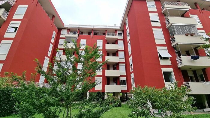 Appartamento quadrilocale in vendita in Via Montesanto, Brugherio