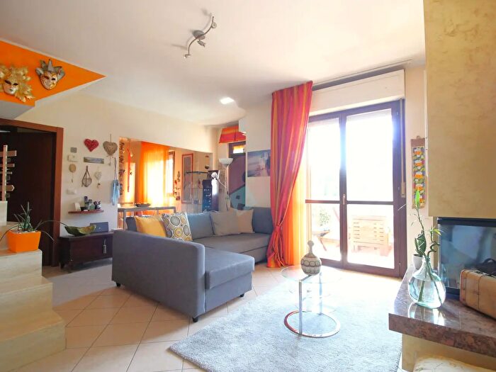 Appartamento trilocale in vendita in Via di Sotto, Pescara
