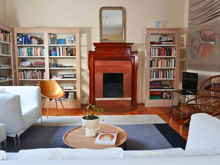 Appartamento trilocale in affitto in Via Fratelli Bronzetti, Indipendenza, Milano