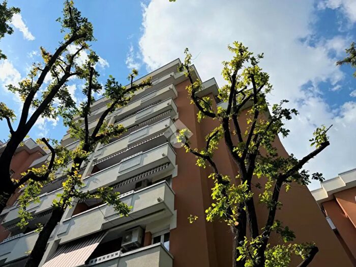 Appartamento quadrilocale in vendita in Via S Donato, Bologna