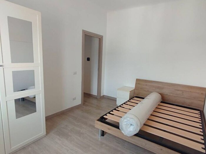 Appartamento trilocale in affitto in Via Ampola, Ripamonti Fondazione Prada, Milano