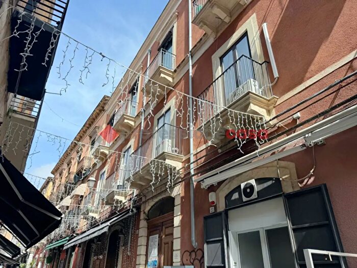 Appartamento trilocale in affitto in Via Santa Filomena, Catania