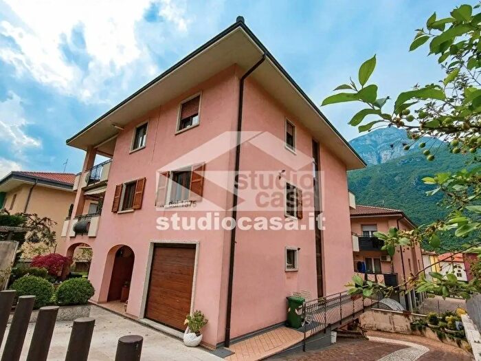 Appartamento con 5 locali in vendita in Via Bastie, Ala