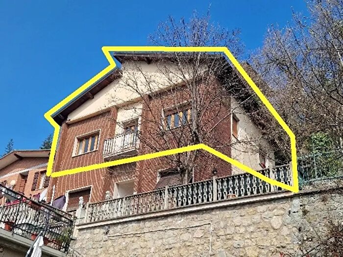 Appartamento con 5 locali in vendita in Montese
