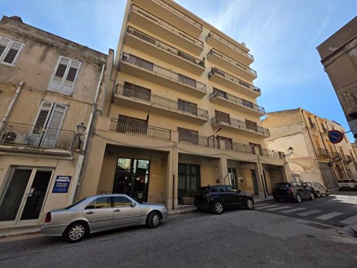 Appartamento con 6 locali in vendita in Via Guglielmo Marconi, Castelvetrano