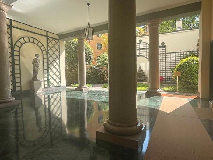 Appartamento con 6 locali in affitto in Via dellAnnunciata, Brera, Milano