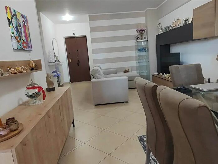 Appartamento quadrilocale in vendita in Via Barrio, Cosenza