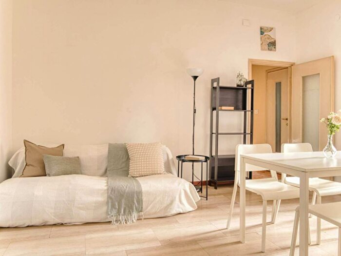 Appartamento trilocale in affitto in Via Bartolomeo dAlviano, Lorenteggio, Milano