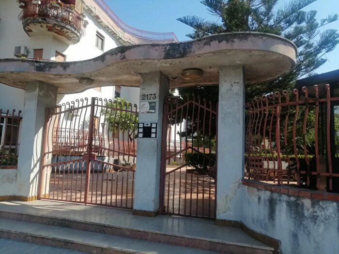 Appartamento quadrilocale in vendita in Viale Regione Siciliana Sud Est, Palermo