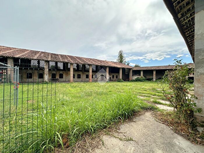Casa quadrilocale in vendita in Via Magneto, Palazzo Pignano
