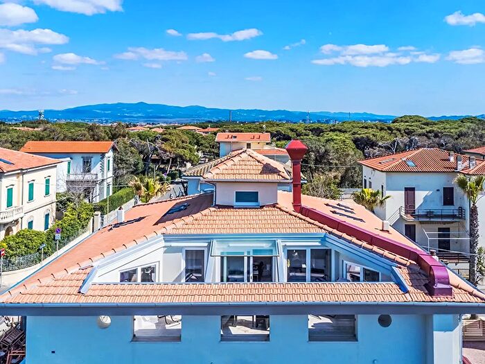 Appartamento con 5 locali in vendita in Viale della Vittoria, Cecina