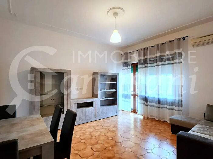 Appartamento con 5 locali in affitto in Via Carlo del Prete, Firenze