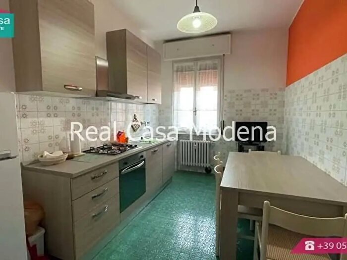 Appartamento quadrilocale in affitto in Via Araldi, Modena