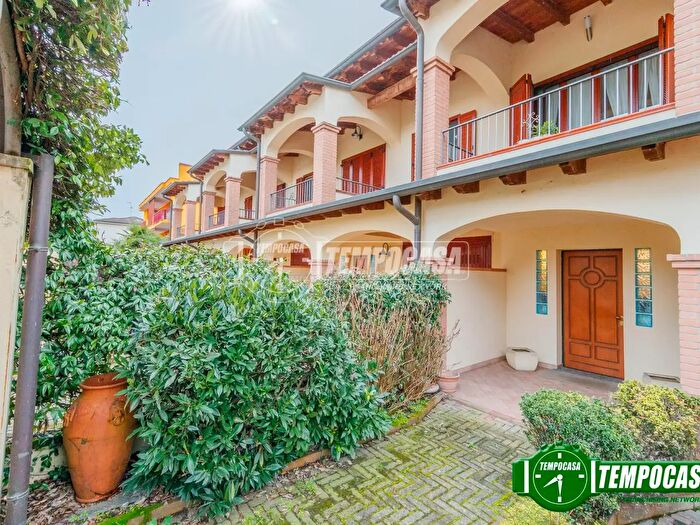 Casa con 5 locali in vendita in Via Filippo Corridoni, Vermezzo con Zelo