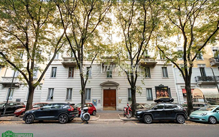 Appartamento trilocale in vendita in Via Eustachi, Milano