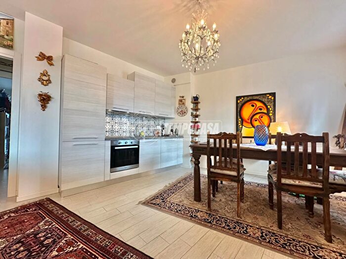 Appartamento trilocale in vendita in Via Pastore, Peschiera Del Garda