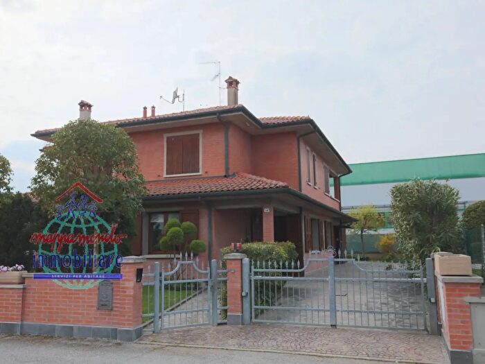 Casa con 6 locali in vendita in Via Papa Giovanni XXIII B, Malalbergo