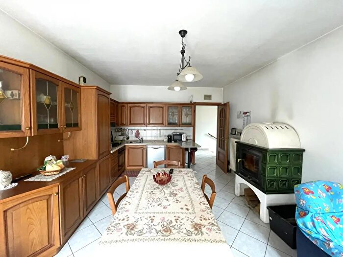 Casa bilocale in vendita in Corneliano dAlba, Corneliano DAlba
