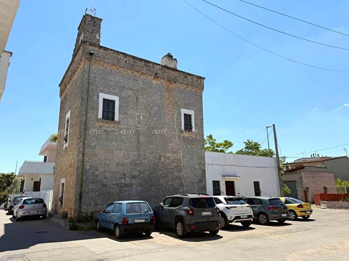 Casa con 6 locali in affitto in via Giacomo Caputo, Centro, Galatone