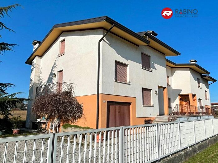 Casa con 6 locali in vendita in Via centrale, Feletto Umberto, Tavagnacco
