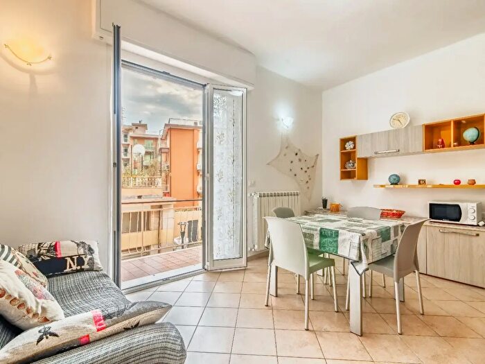 Appartamento trilocale in vendita in Ceriale