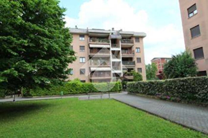 Appartamento bilocale in affitto in Via C Golgi, Bernate La Ca', Arcore