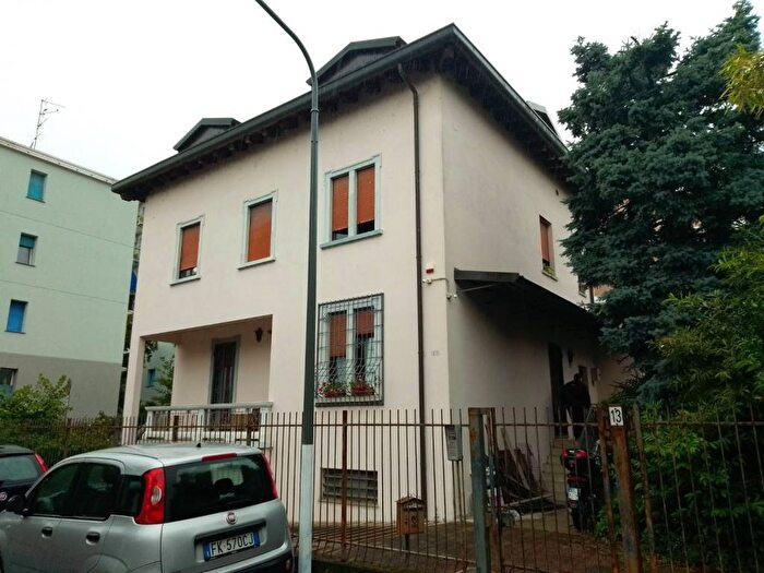 Casa bilocale in affitto in Via Capri, Baggio, Milano