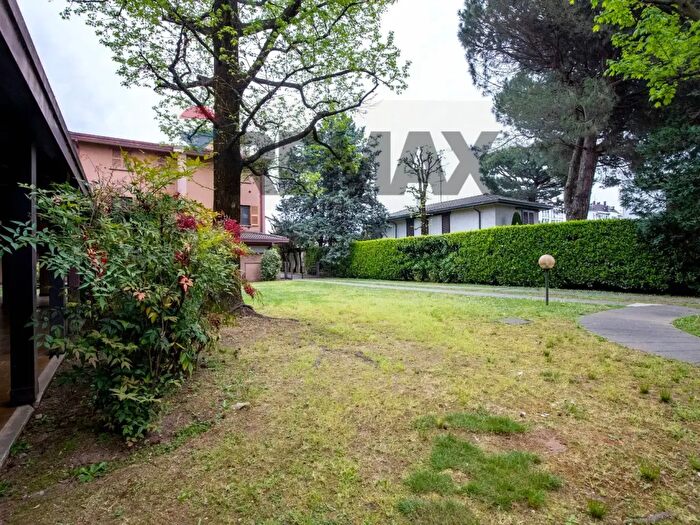 Casa trilocale in vendita in Via Grandi, Gallarate