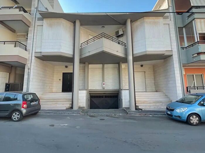 Appartamento con 5 locali in vendita in Via Friuli, Grottaglie