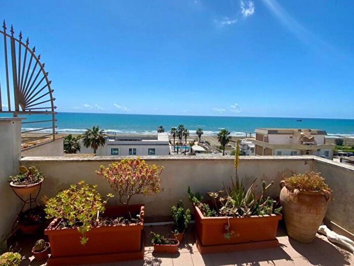 Appartamento monolocale in affitto in Strada Valmontorio, Lido di Foce Verde, Latina