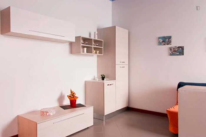 Appartamento monolocale in affitto in Via Porretta, Milano