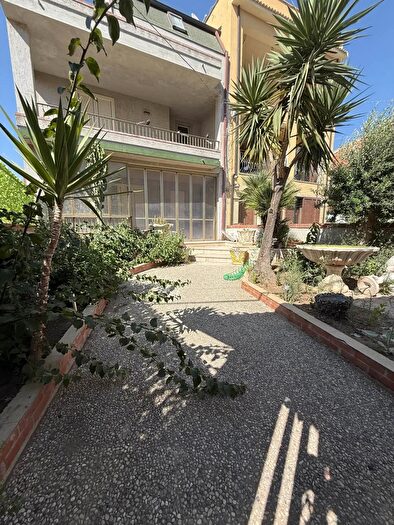 Casa con 12 locali in vendita in Via Pitagora, Gela