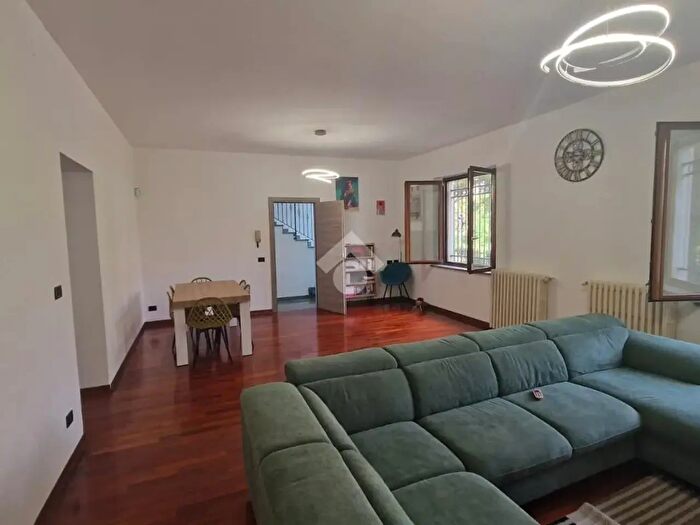 Casa con 6 locali in vendita in Via Walter Tobagi, Corbetta