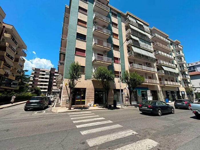 Appartamento quadrilocale in vendita in Via Panebianco, Cosenza