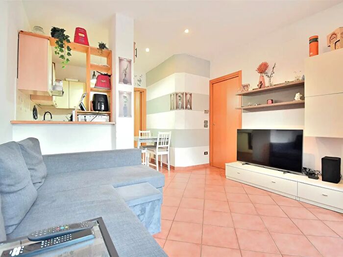 Appartamento trilocale in vendita in Via Cristoforo Colombo, Colle Di Val DElsa