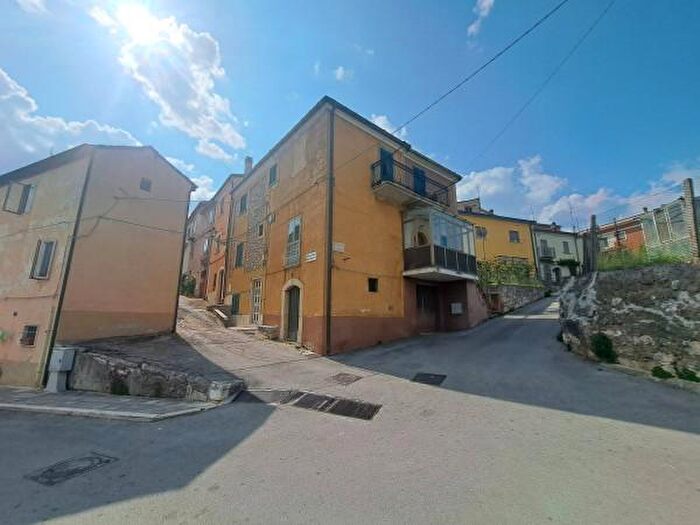 Casa trilocale in vendita in Via Nicola Pistillo, San Giuliano Del Sannio