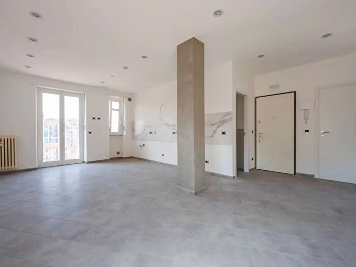 Appartamento trilocale in vendita in Via Villa Giusti, Torino