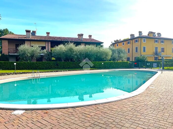 Appartamento quadrilocale in vendita in Str Peschiera, Ponti Sul Mincio