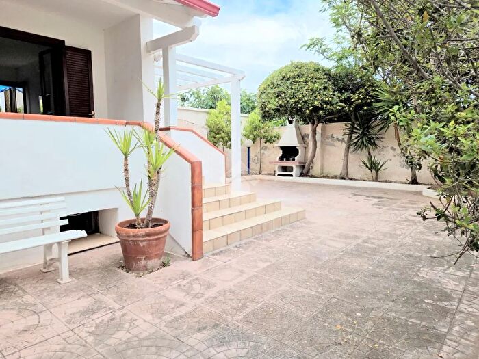 Casa quadrilocale in vendita in Via Annalisa Durante, Maruggio