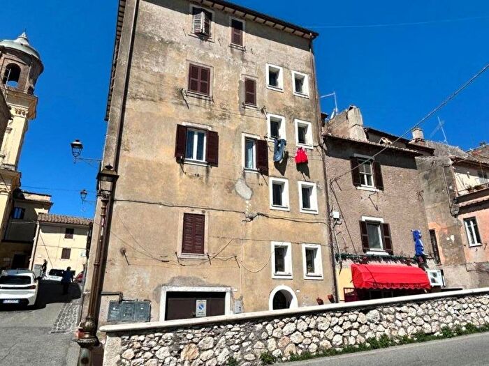 Appartamento con 5 locali in affitto in Piazzale Bruno Buozzi, Montecelio, Guidonia Montecelio