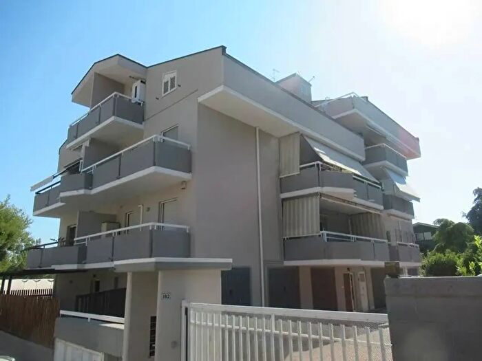 Appartamento con 5 locali in vendita in Via Italia, Spoltore
